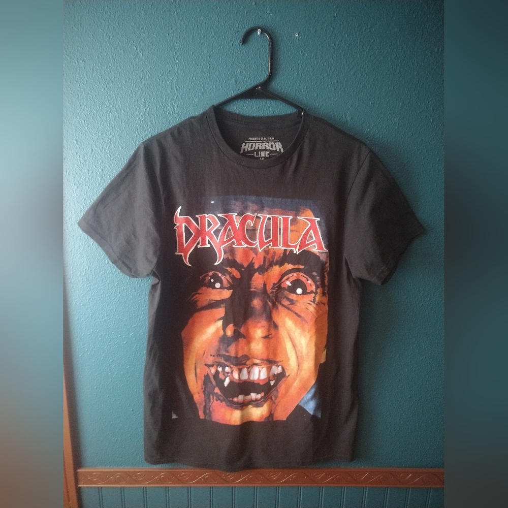 NWOT Dracula Horror Line Presented By Dez Skinn Graphic Tee